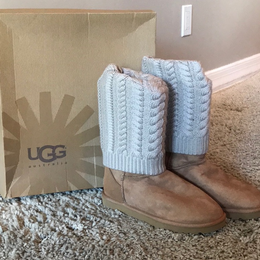 NWT UGG boots size 9 with detachable knit cuff